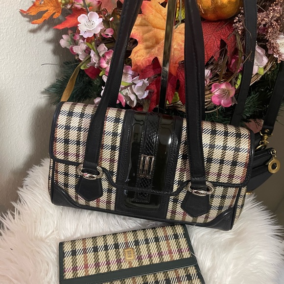 Daks London Women's Shoulder Bag Handbag with FREE long DAKS Wallet - Picture 10 of 11